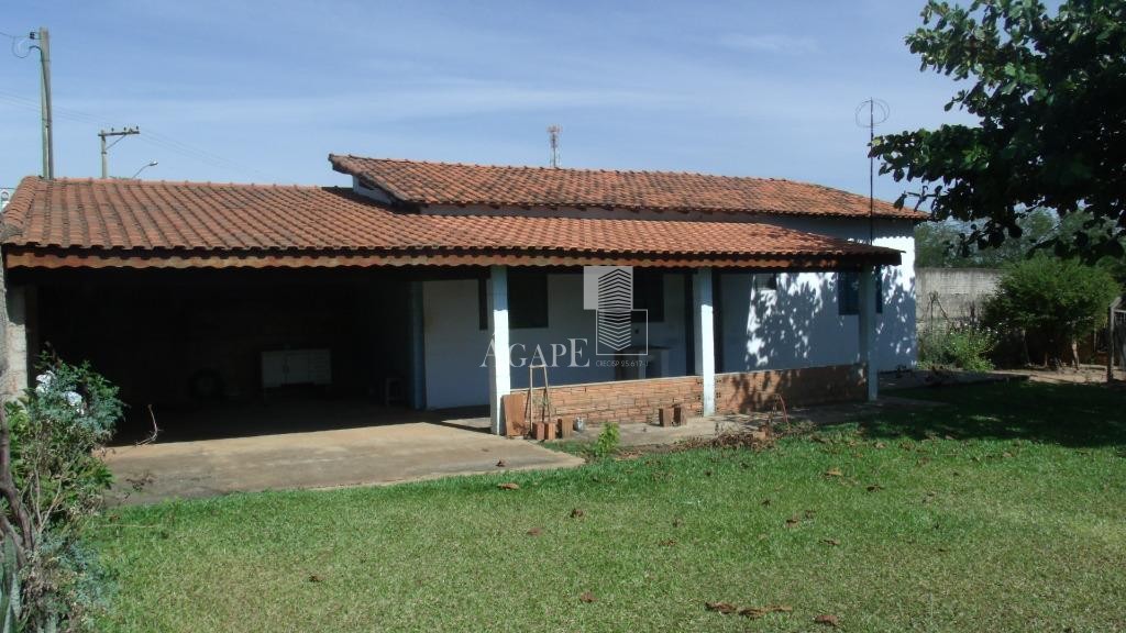 Chácara com árvores frutíferas