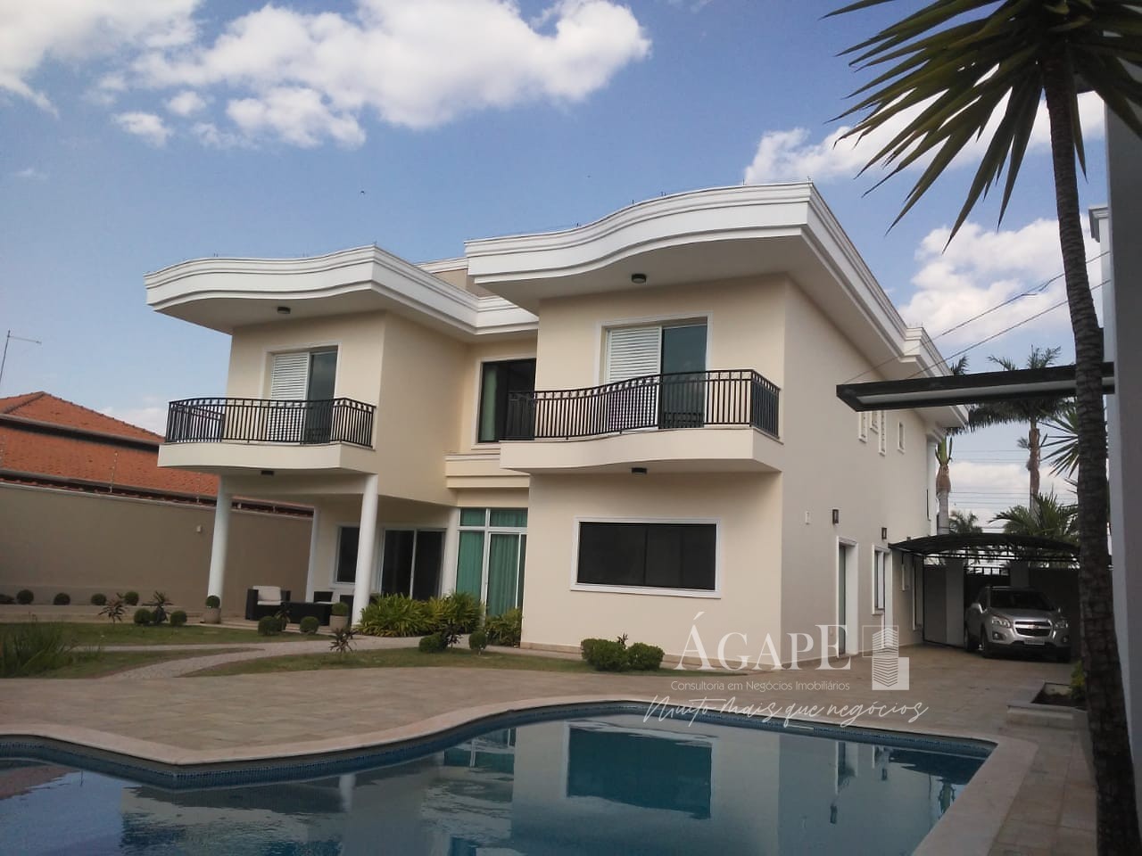 Casa com 4 dormitórios em Artur Nogueira