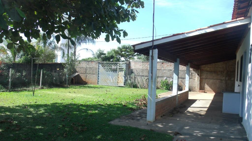 Chácara com árvores frutíferas